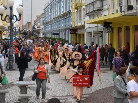 Festa do Divino Cortejo no centro de Florianópolis 2015